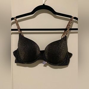 2 Victoria’s Secret bras 36 B NWOT